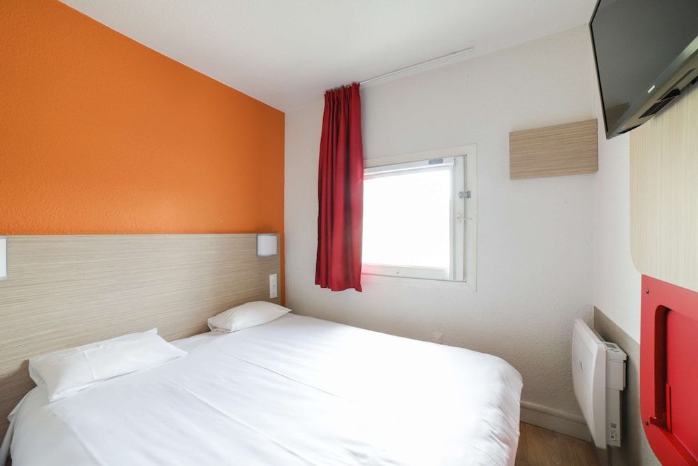 Standard Room, 1 Queen Bed