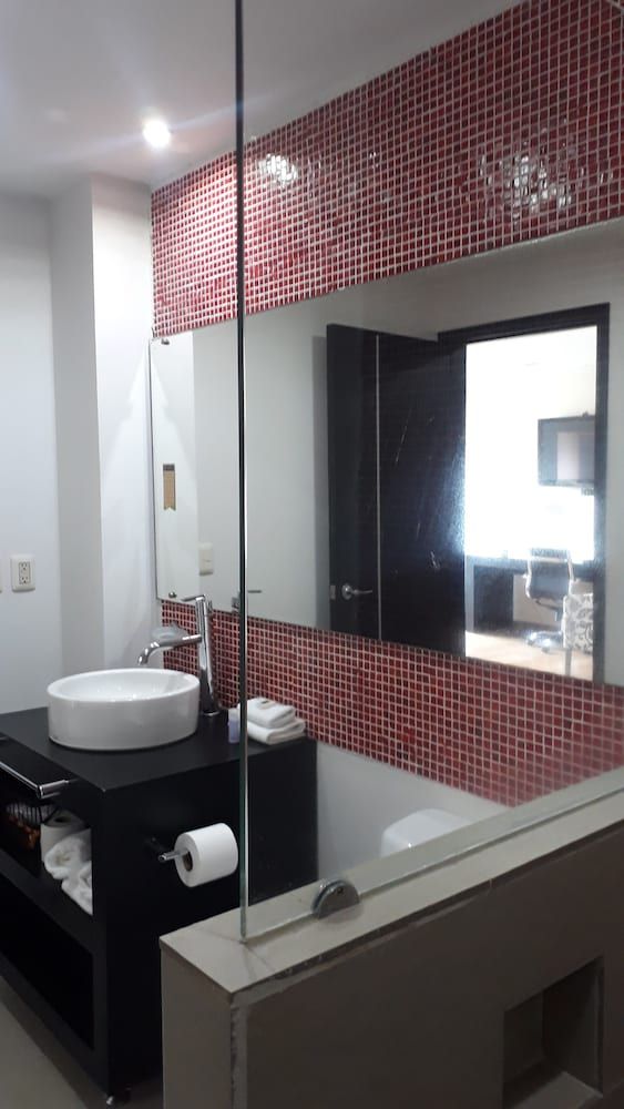 Capital St. Standard Apartment 9