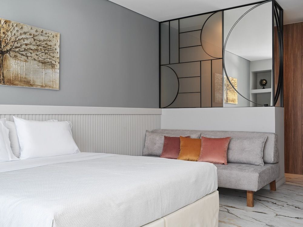 Deluxe Studio Suite with Balcony