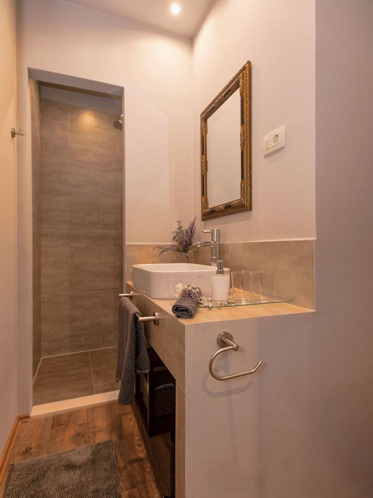 Heraclea Luxury Heritage Accommodation Design Apartment, City View 9