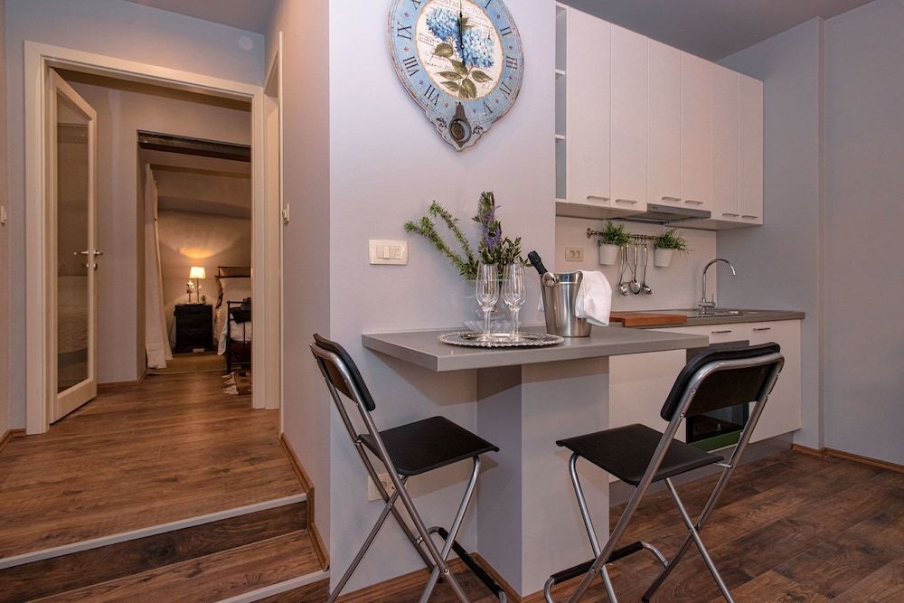 Heraclea Luxury Heritage Accommodation Design Apartment, City View 4