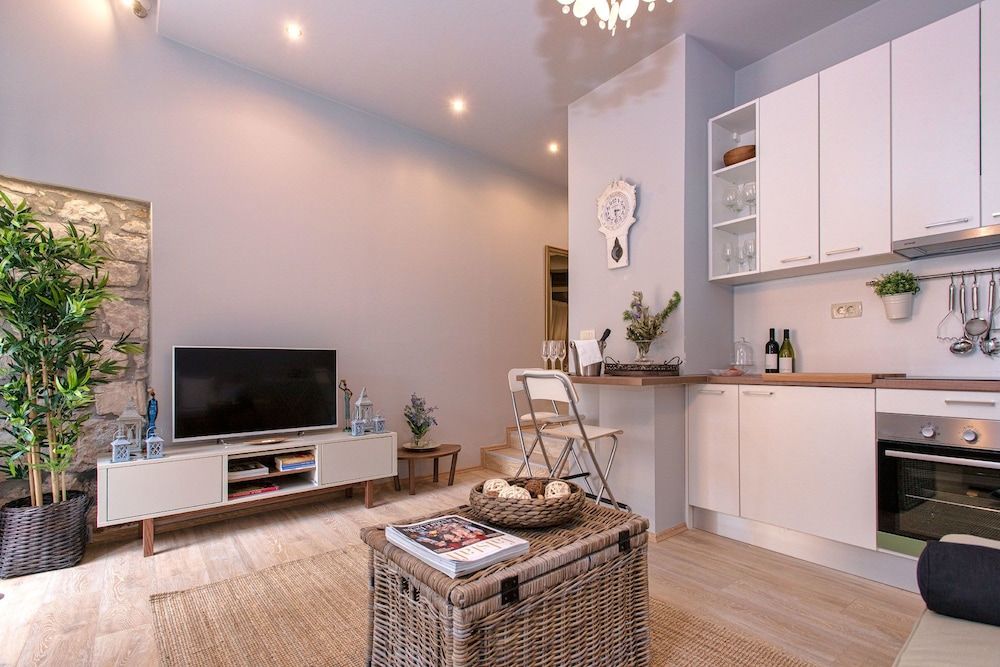 Heraclea Luxury Heritage Accommodation Design Apartment, Partial Sea View 7