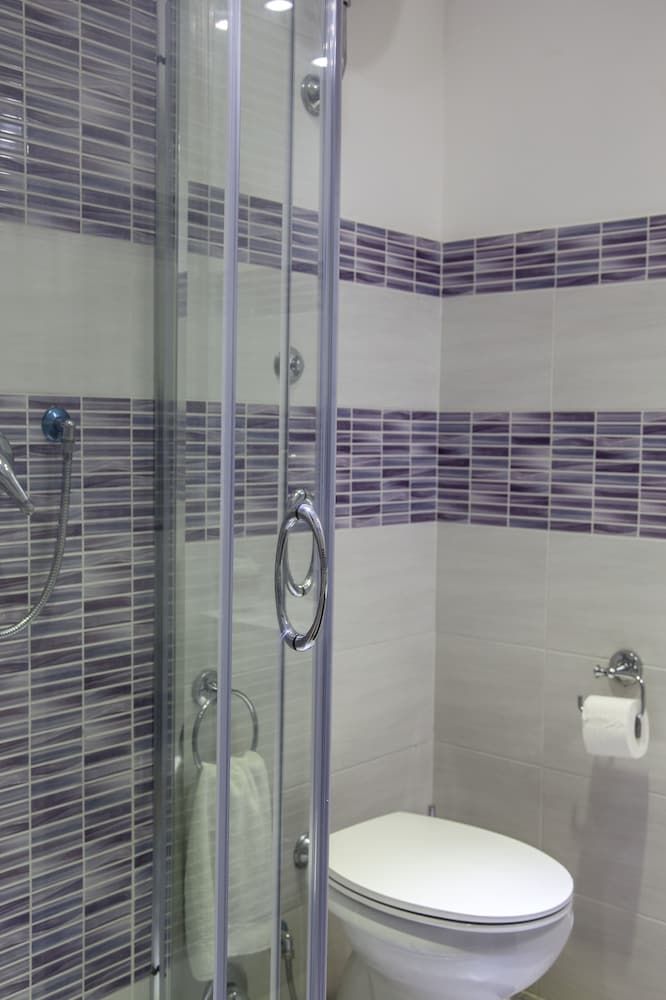 TrastevereTop Elite Room (Violet) 6