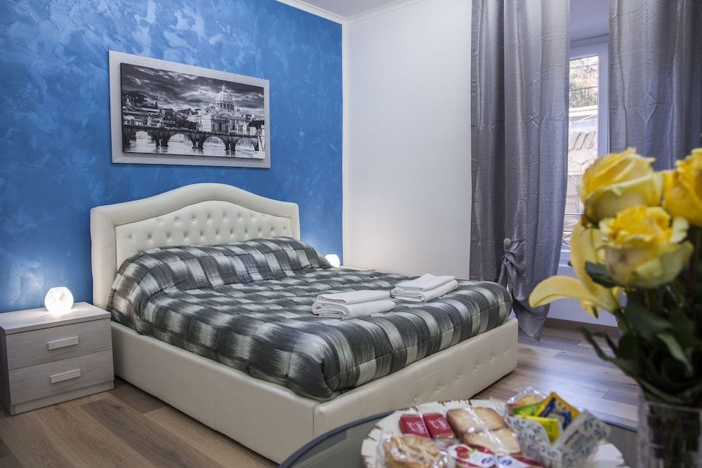 undefined TrastevereTop 2