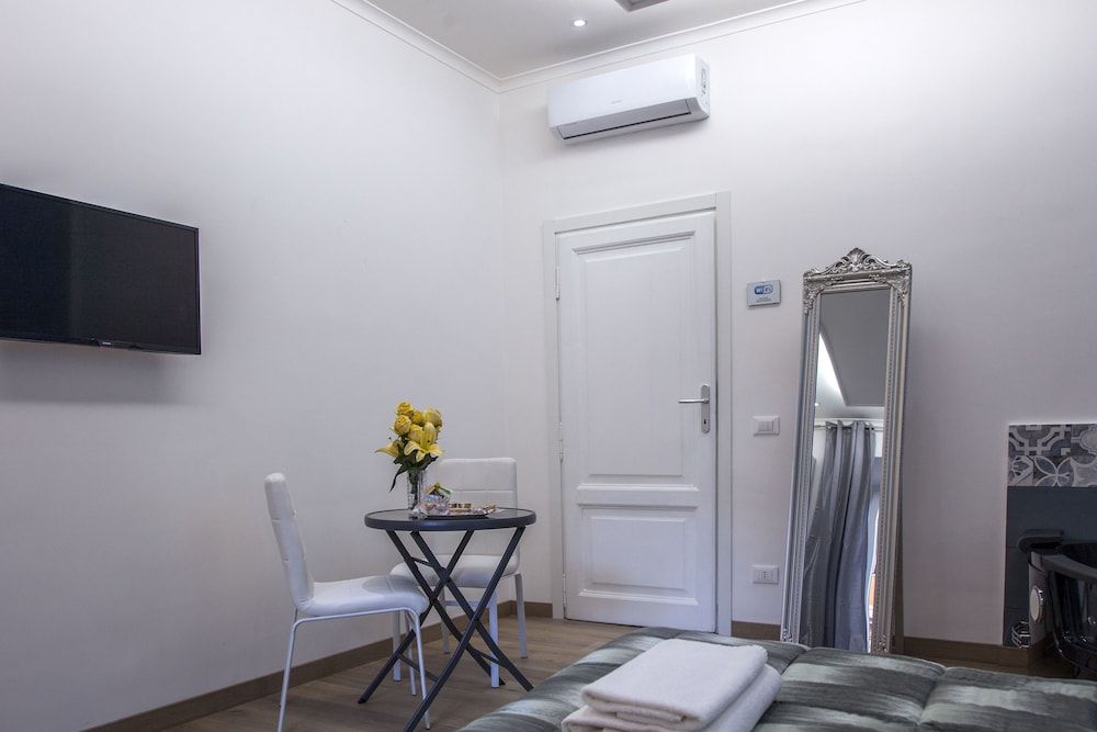 TrastevereTop Superior Room, Hot Tub (Paradise) 3