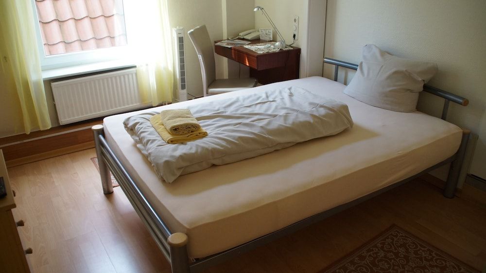 Hotel Kutscherstube Single Room, Private Bathroom 2