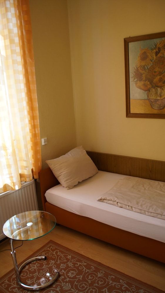 Hotel Kutscherstube Twin Room, Private Bathroom