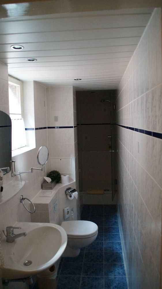 Hotel Kutscherstube Single Room, Private Bathroom 5