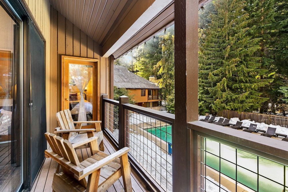 LOGE Alta Crystal Suite (Queen Loft Suite/Double) 2