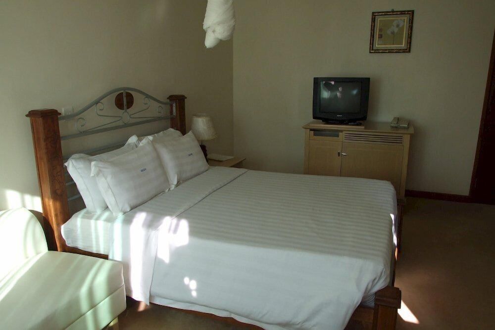 Gulu Churchill Courts Hotel Executive Double Room 3