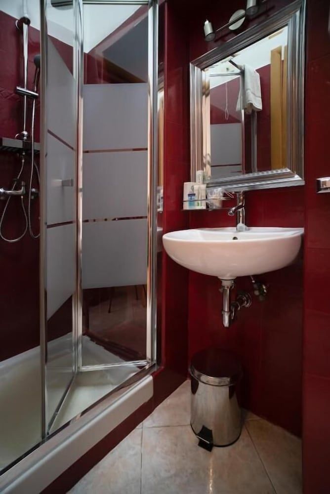 Merulana Star Economy Double Room 10