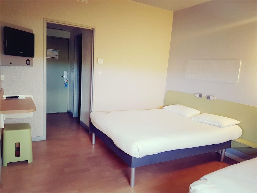 Triple Room, Multiple Beds