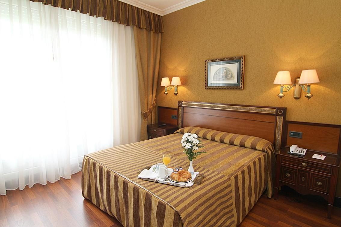 Double or Twin Room (1-2 Adults)