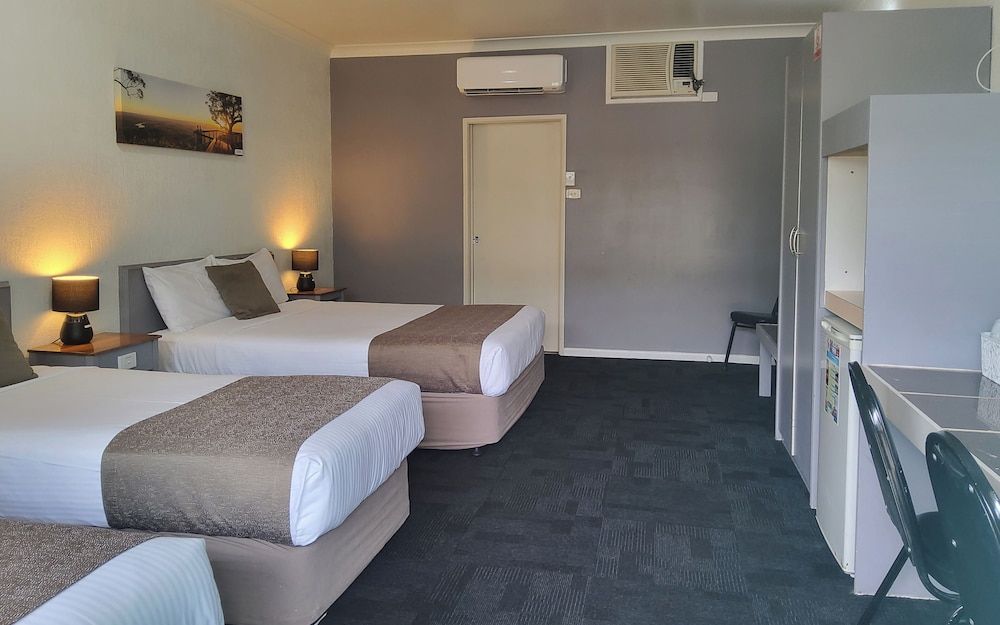 Archer Park Motel Family Room (Non Pet) 3