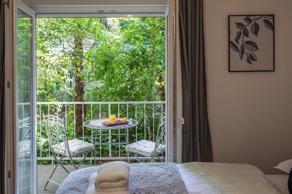 Luxury Rooms With Balcony Superior Room 11