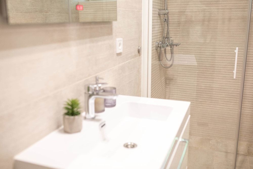 Luxury Rooms With Balcony Deluxe Room 8