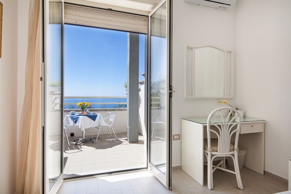 Mini Hotel Double Room, Sea View 11