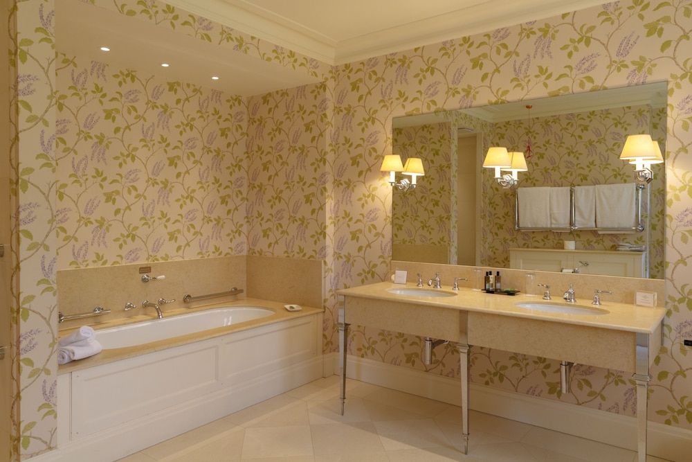 The Jockey Club Rooms Deluxe Double or Twin Room 17