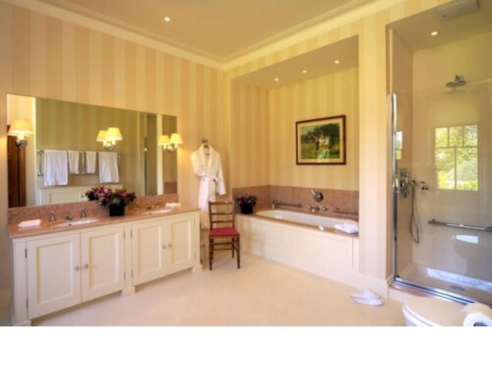 The Jockey Club Rooms Deluxe Double or Twin Room 20