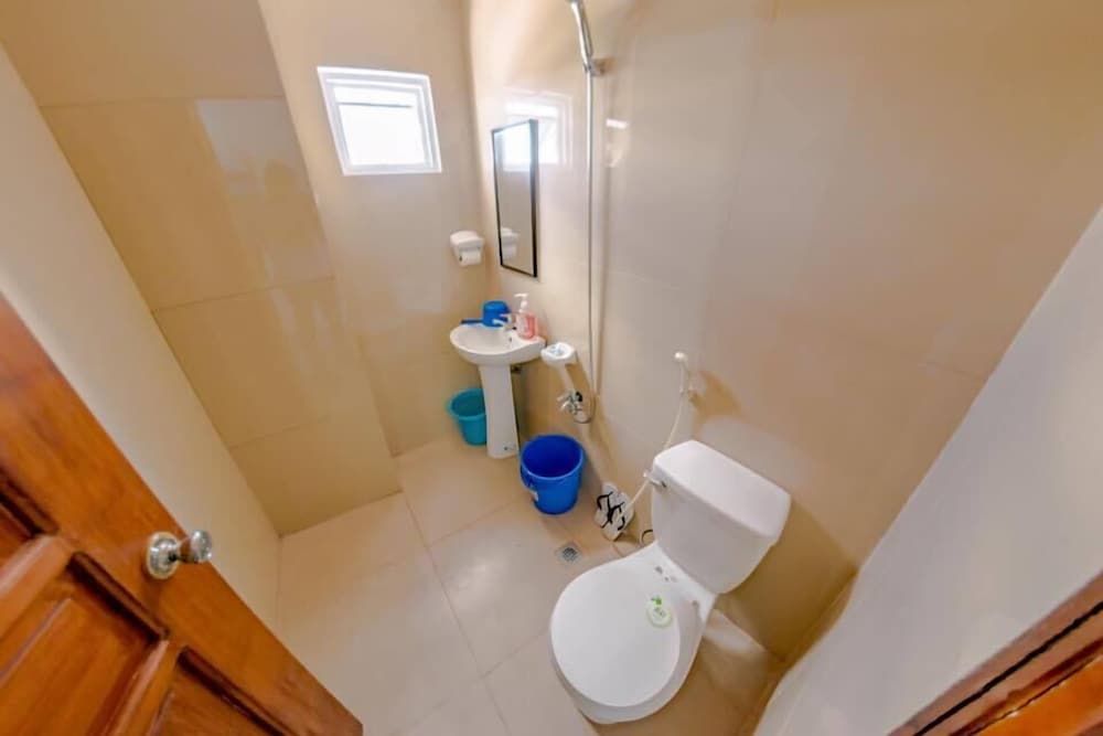 Casa Bicolandia Suites Deluxe Double Room 2