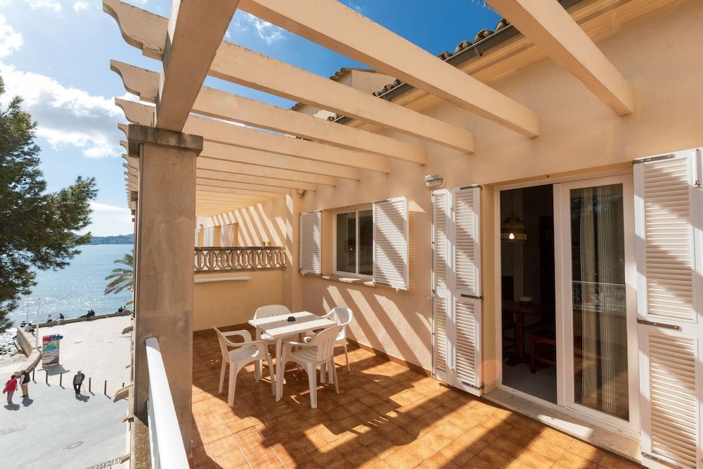 Economy Studio, Partial Sea View