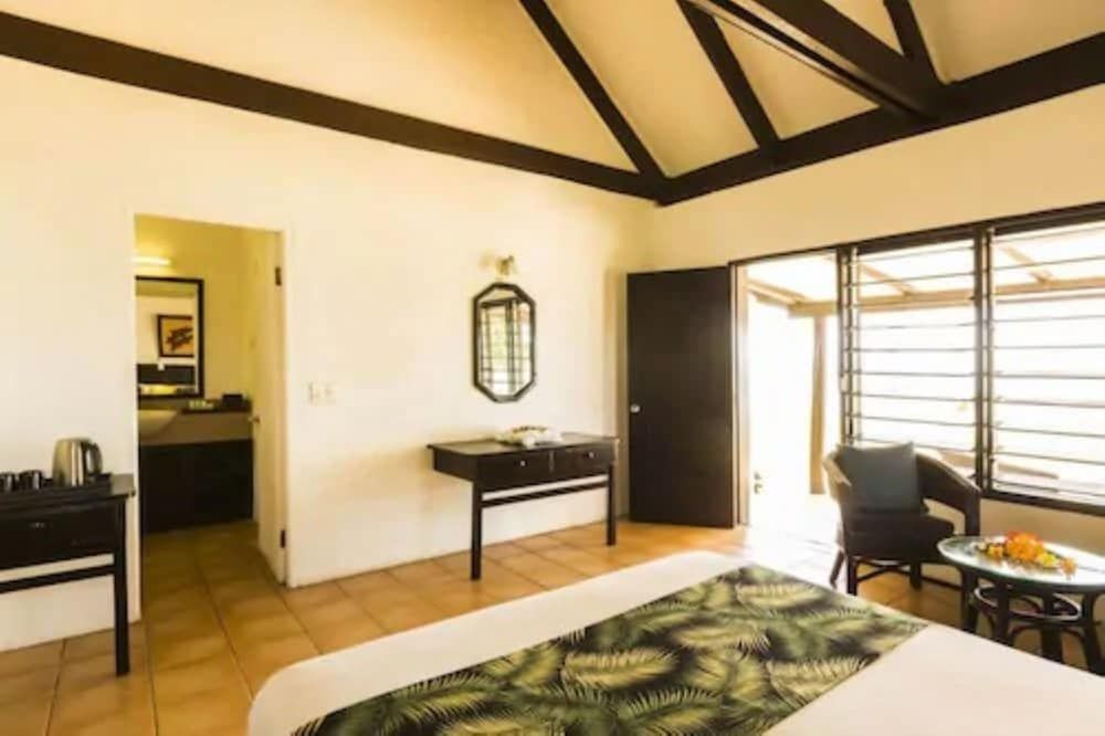 Beachfront Bure (1 Double and 1 Single Bed)