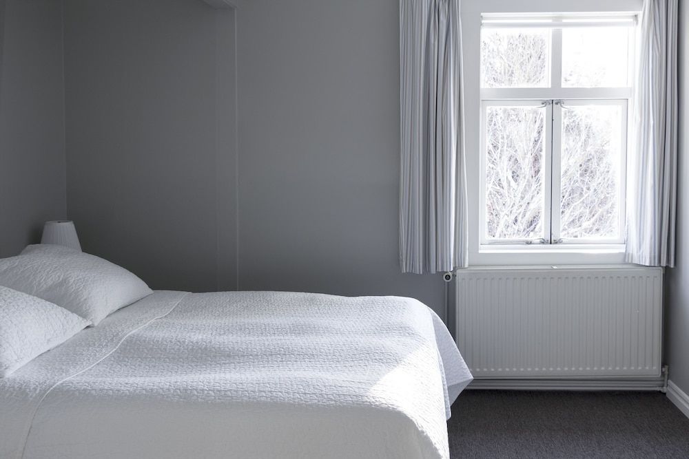 Árból Guesthouse Double or Twin Room, Shared Bathroom 5