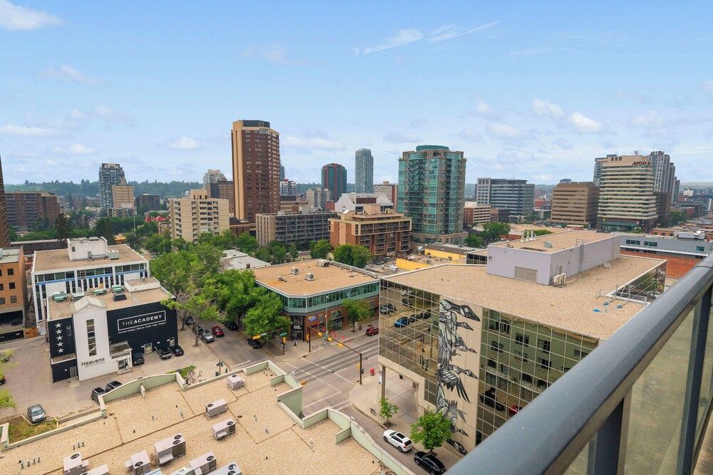 GLOBALSTAY. Downtown Calgary Apartments Romantic Apartment, 2 Bedrooms, Kitchen, City View 6