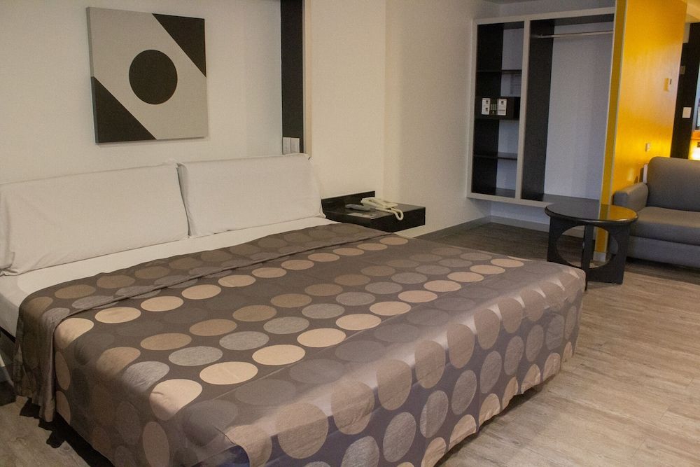 Hotel Harare Standard Double Room, 1 King Bed, Accessible, Non Smoking