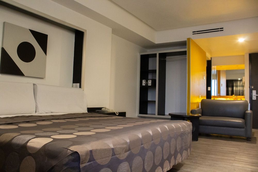 Hotel Harare Standard Double Room, 1 King Bed, Accessible, Non Smoking 5