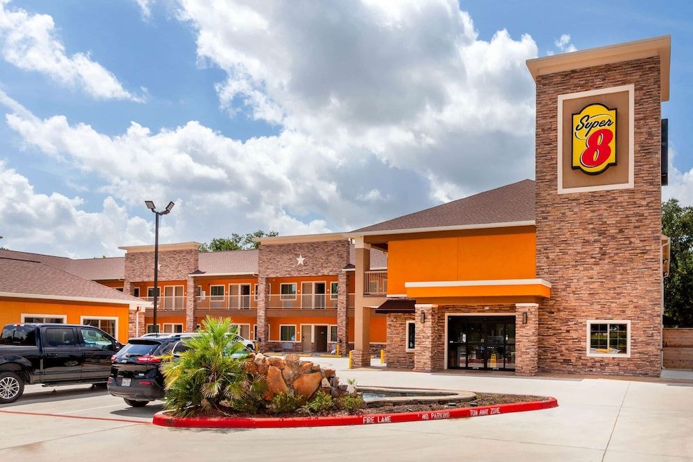 undefined Super 8 by Wyndham Houston Northwest Cypress 6