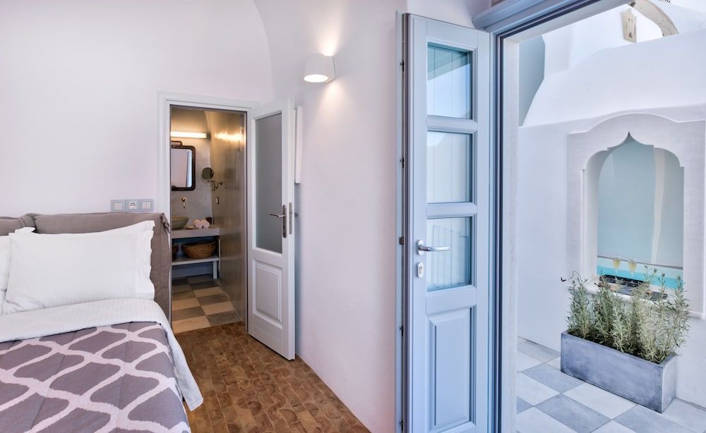 Namaste Suites by Oias Local Cavehouses Two-Bedroom Villa 14