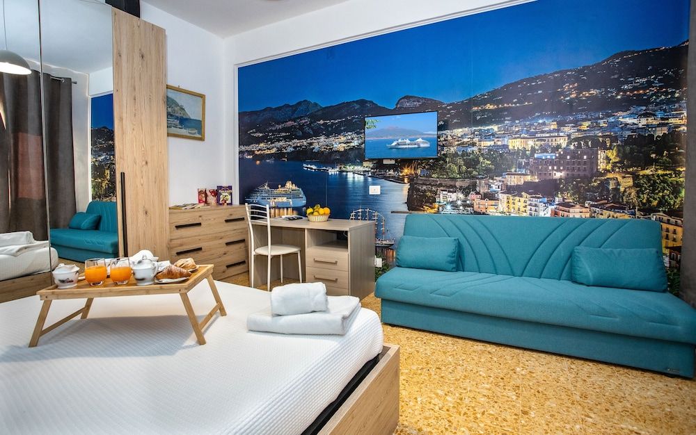 Sorrento Mahal Kita, Lovely 6-bed in Sorrento Apartment 24