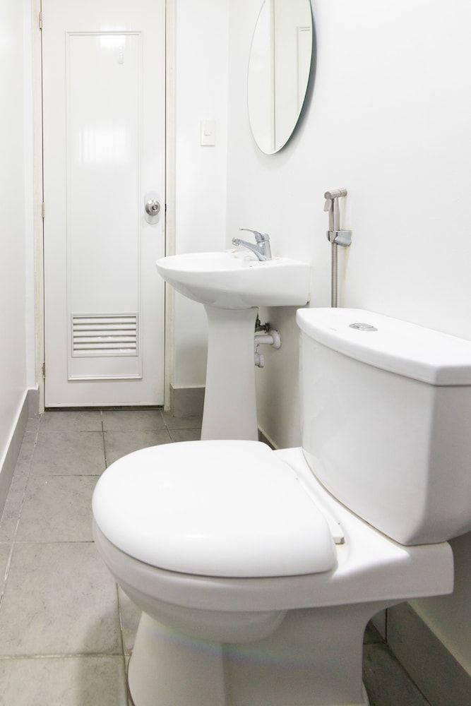 OYO 152 Sangco Condotel Family Suite 4