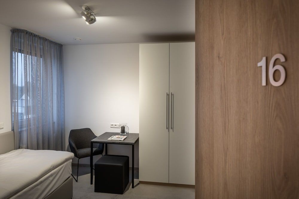 Home & Work Apartments Junior Suite 4