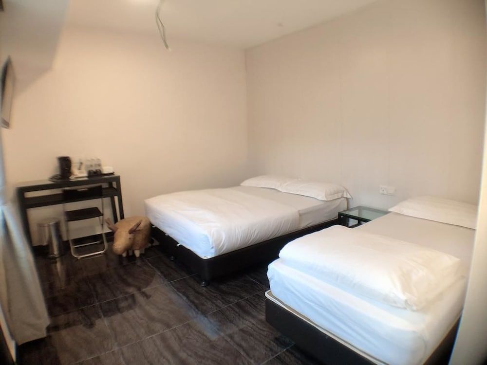 M Design Hotel @ Taman Pertama Superior Twin Room 3