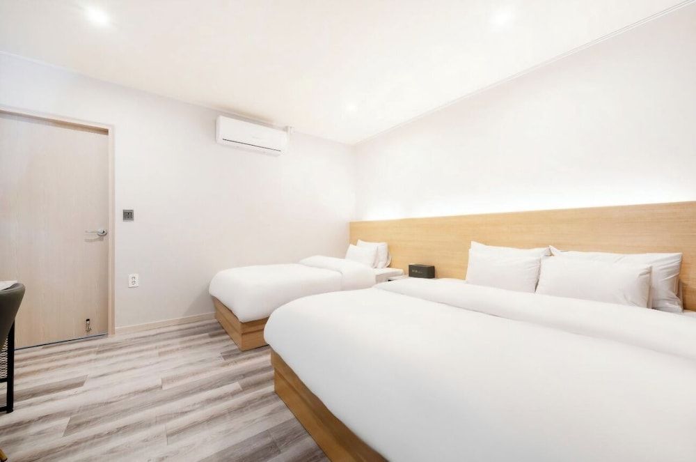 Number 25 Hotel Sangdong Deluxe Twin Room