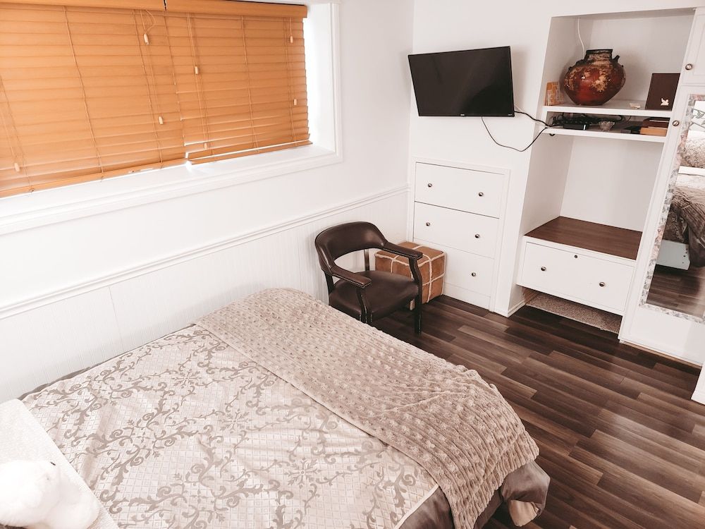 Along River Ridge Standard Room, 1 Queen Bed, Garden View 17