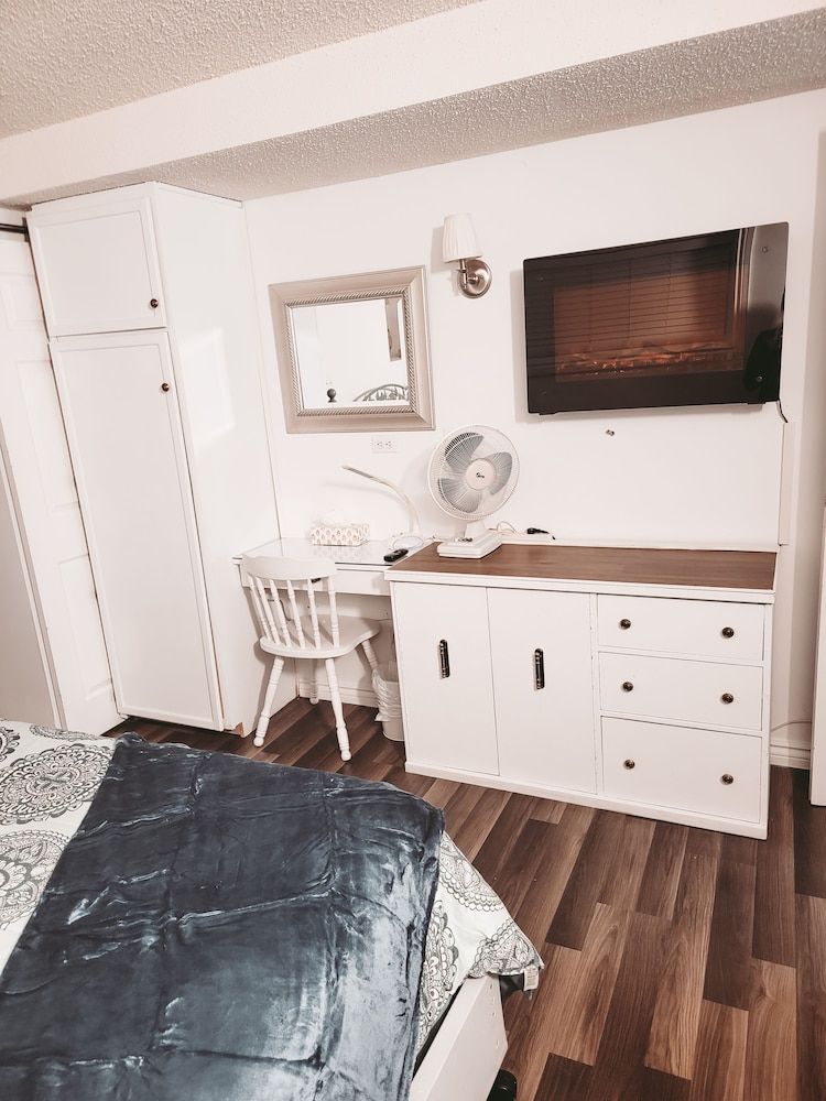 Along River Ridge Standard Room, 1 Queen Bed, Garden View 16