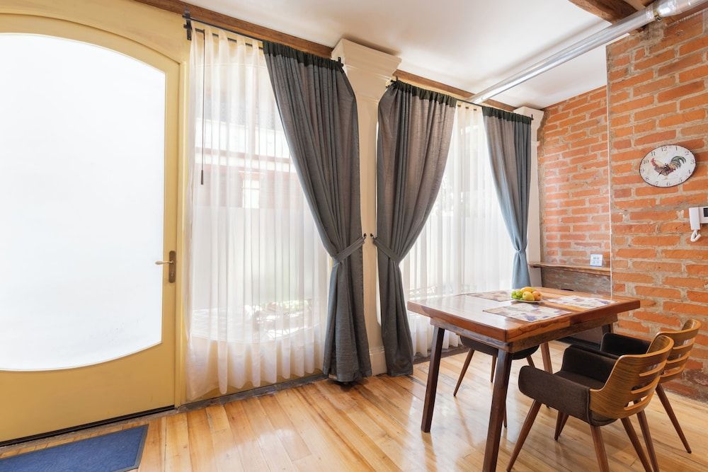 Old Town Quito Suites, Apartments & Boutique hotel Design Loft, 1 Bedroom, Fireplace, Courtyard View 7