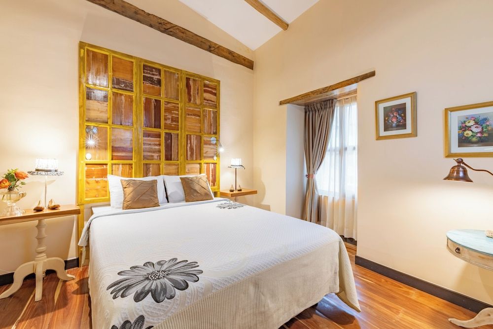 Panoramic Penthouse, 2 Bedrooms, Kitchen, Mountain View