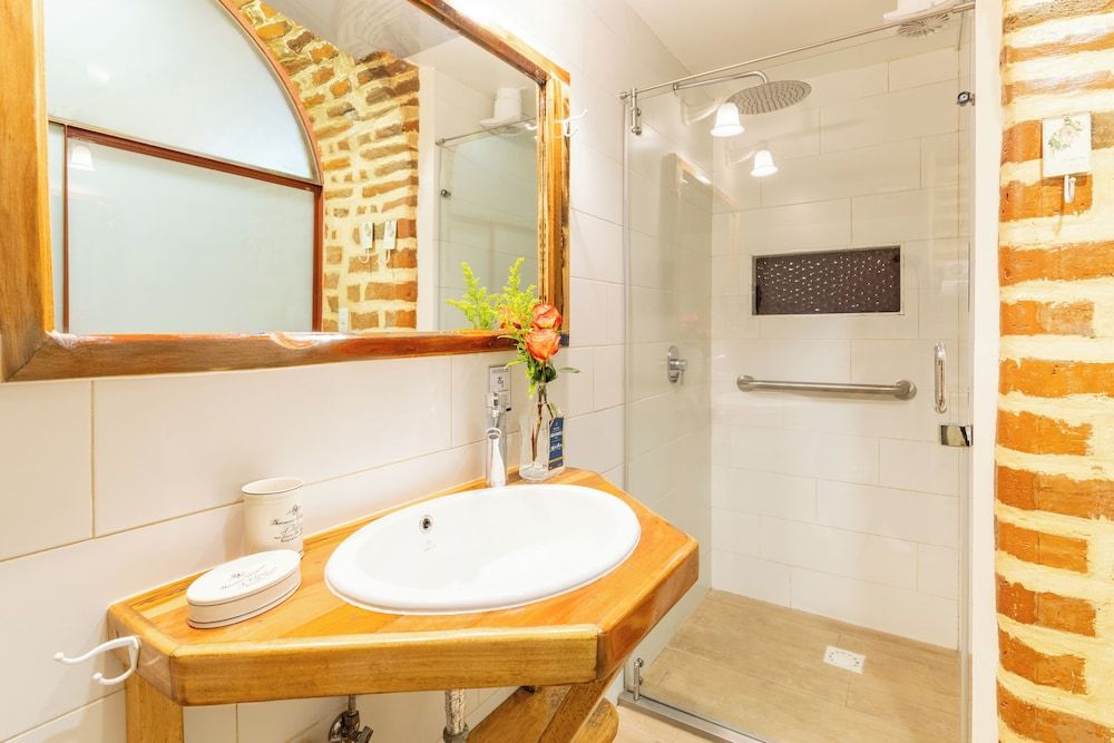 Old Town Quito Suites, Apartments & Boutique hotel Design Loft, 1 Bedroom, Fireplace, Courtyard View 3