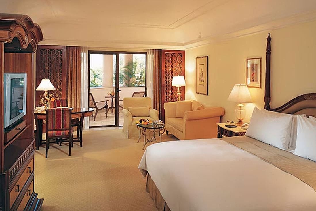 Conservatory Room with Balcony overlooking the Garden