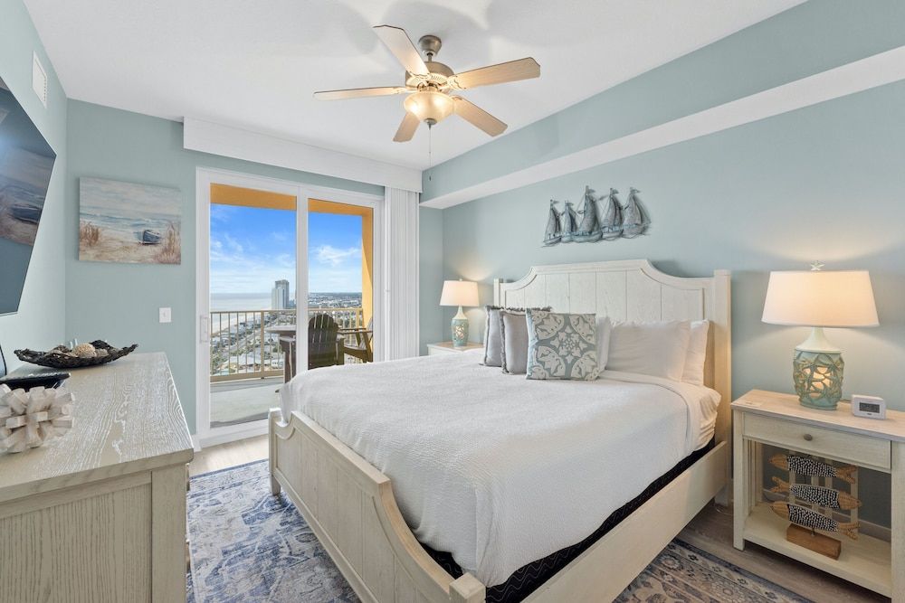 Condo, 3 Bedrooms, Sea View (2211)