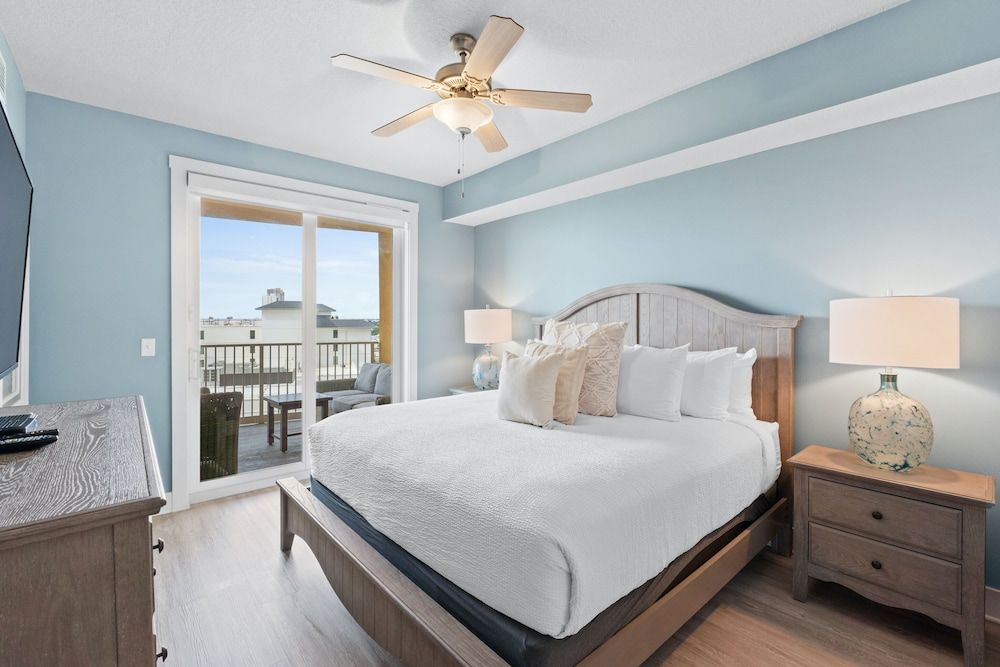 Condo, 3 Bedrooms, Sea View (611)