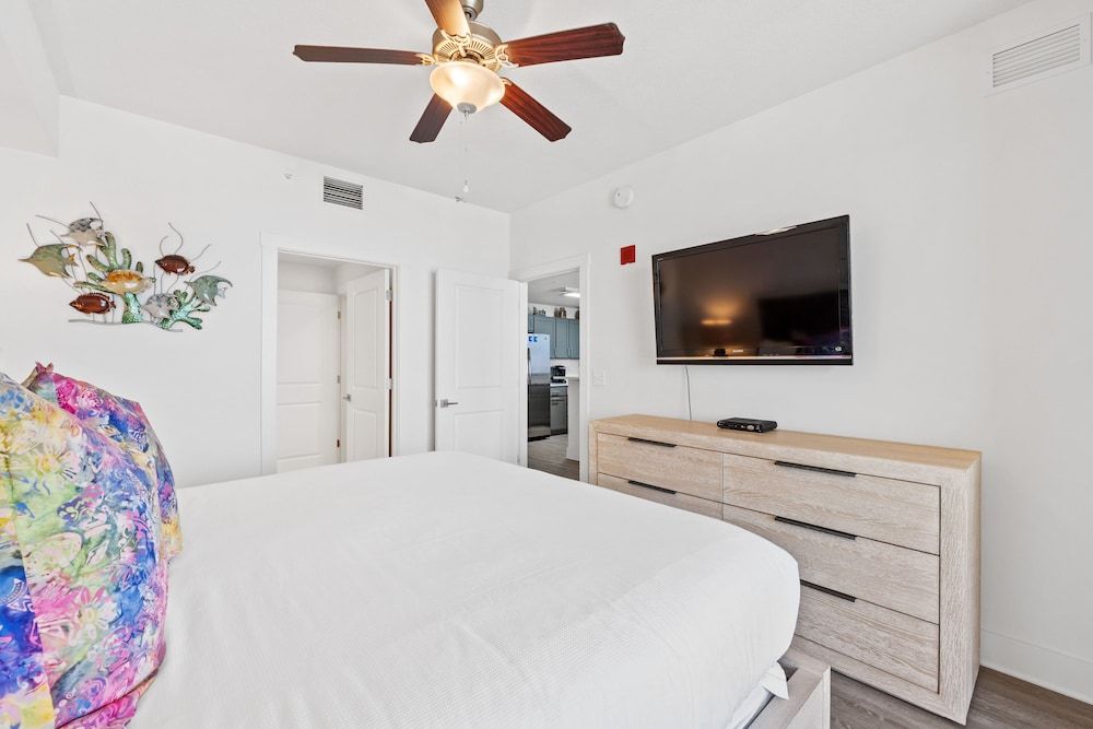 Condo, 1 Bedroom, Sea View (2004)
