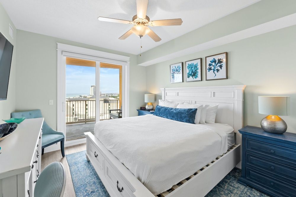 Condo, 3 Bedrooms, Sea View (811)