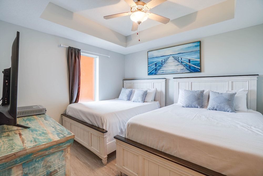 Condo, 3 Bedrooms, Sea View (2202)