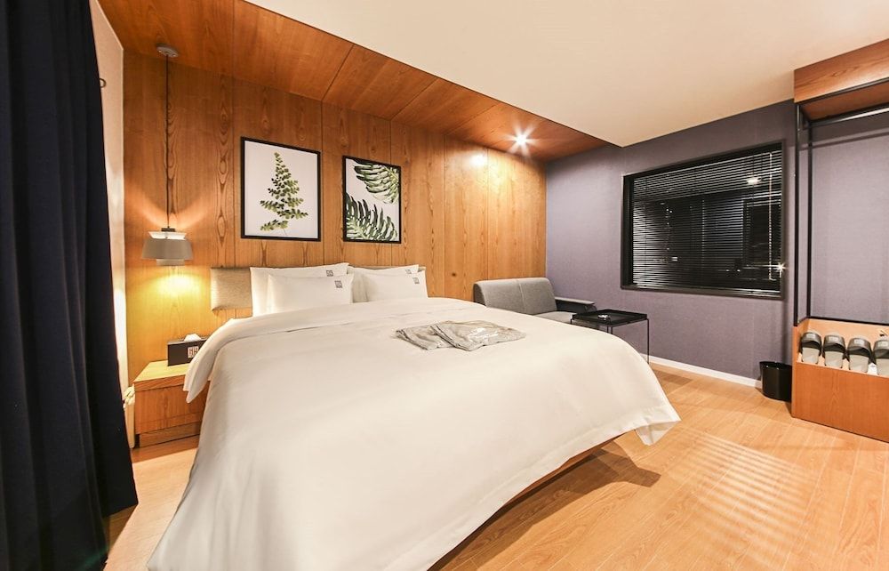 undefined Gray 191 Hotel 5