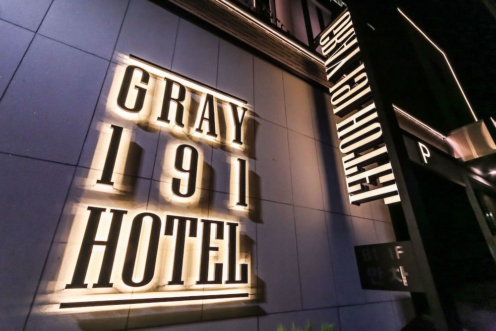 undefined Gray 191 Hotel 6